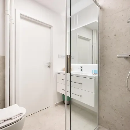 Saska Kepa 2-bedroom By Bookinghost Lägenhet Warszawa