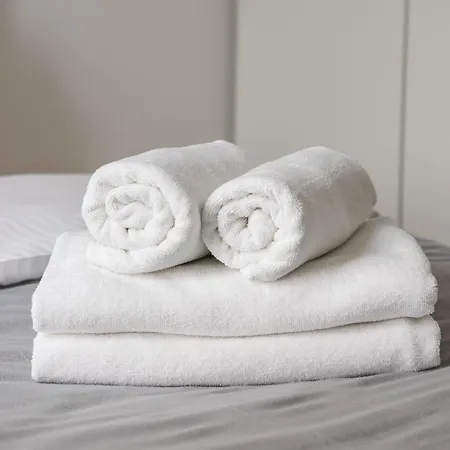 Saska Kepa 2-bedroom By Bookinghost