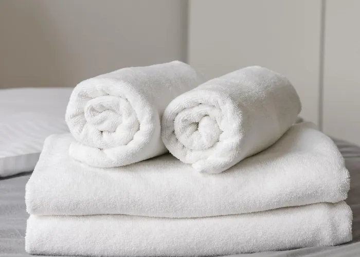 Saska Kepa 2-bedroom By Bookinghost