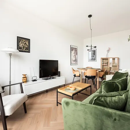 Апартаменты Saska Kepa 2-bedroom By Bookinghost